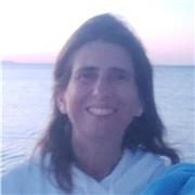 Profesora bilingüe y de ciencias (Física y Química, Matemáticas, Biología...), da clases de apoyo para ESO y Primaria